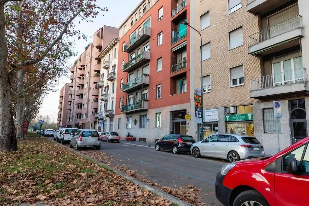 Rifugio Nel Cuore Di Milano Con Doccia Idromassaggio Italy